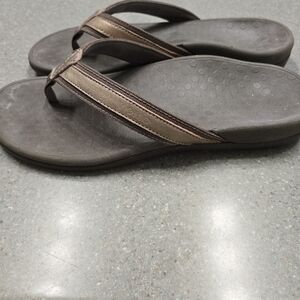 Vionic Tide II Flip Flop Sandals 8